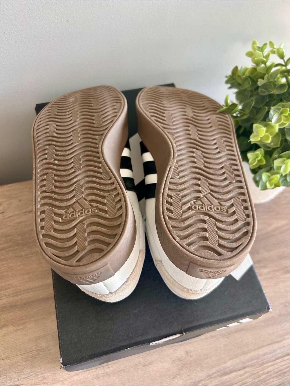 Adidas VL Court 3.0 Shoes - Picture 4 of 8